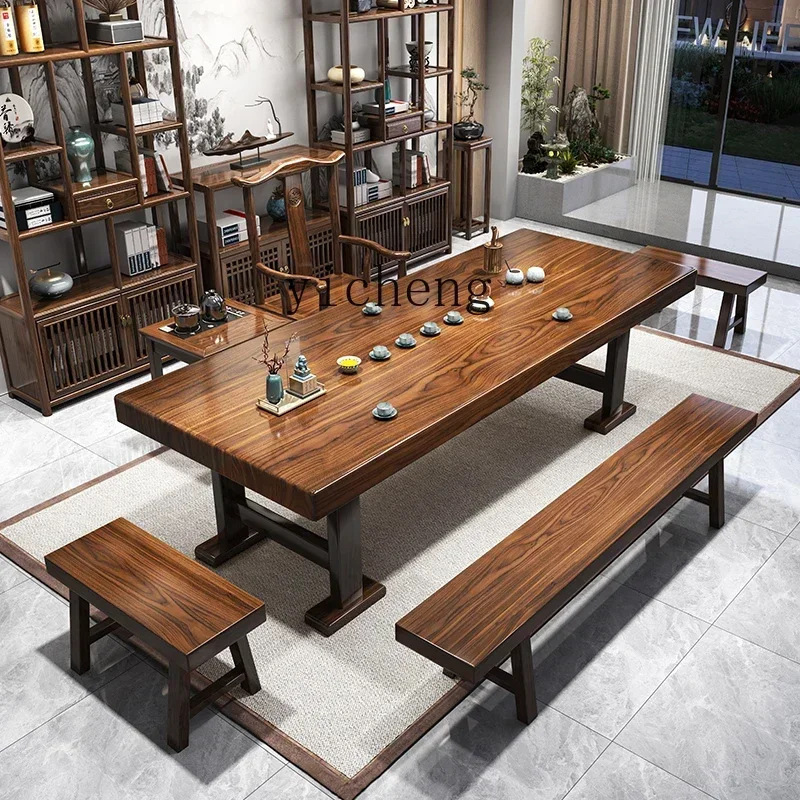 Chairs - r5.13 één tafel en vijf stoelen