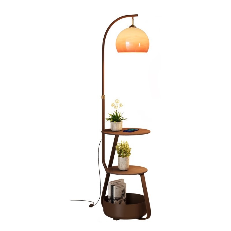 Vloerlamp, antiek nachtkastje  - Sofas recensie en prijs